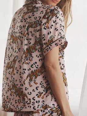 🐅Anthropologie LyreBird Short-Sleeve Silky Pajama Top NEW Novelty Tiger Pink SM